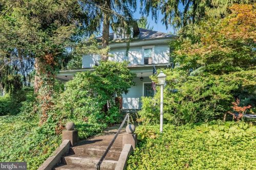 242 17th St, Camp Hill, PA 17011-5509