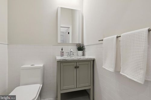 5010 Hazel Ave, Philadelphia PA  19143-1622 exterior