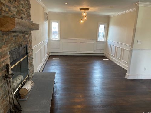 703 8th St, North Lindenhurst NY  11757-5522 exterior