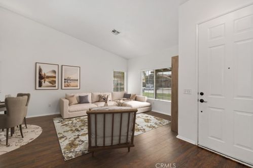 1635 Western Village Dr, San Jacinto CA  92583-6302 exterior