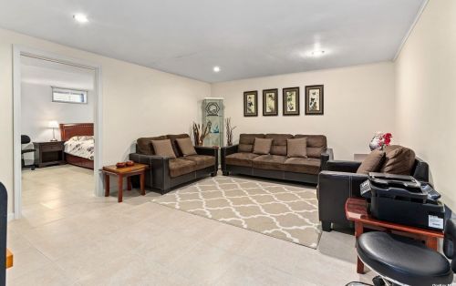 15 Grayley Pl, Huntington Station NY  11746-3112 exterior