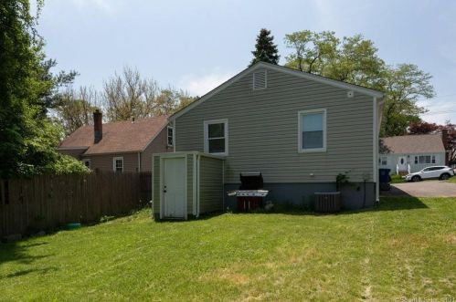 20 Myron Ave, Bridgeport CT  06606-4920 exterior