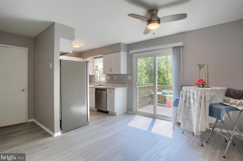 56 Ashford Dr, West Enola PA  17025-2320 exterior