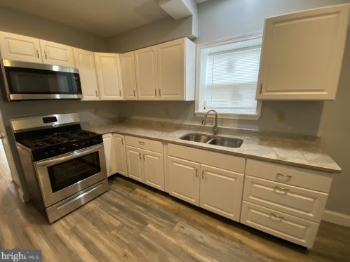 117 Dupont St, Wilmington, DE 19805-3537
