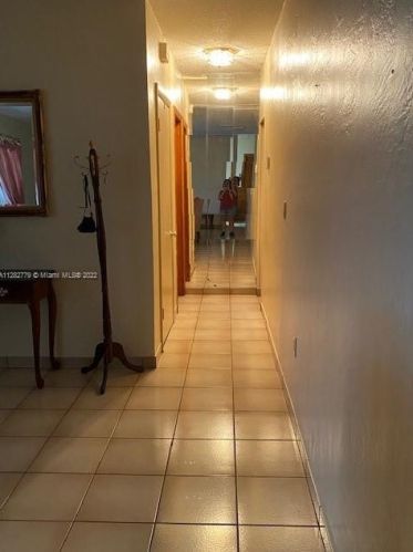 874 70th Pl, Hialeah FL  33014-5220 exterior