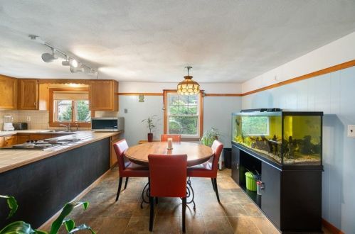 21 Brookside Ave, North Providence RI  02911-1510 exterior