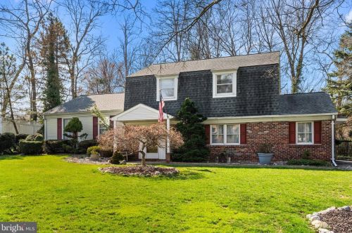 140 Wooden Bridge Rd, Southampton, PA 18966-2250