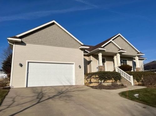 204 Glen View Rd, Mount Horeb, WI 53572-3398
