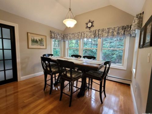 48 Birch Hill Rd, Mount Sinai NY  11766-1904 exterior