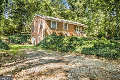 12016 Kings Hwy, Montross, VA 22520-2411