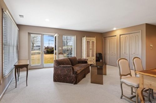 1 Doral Grn Dr, Rye Brook NY  10573-5405 exterior