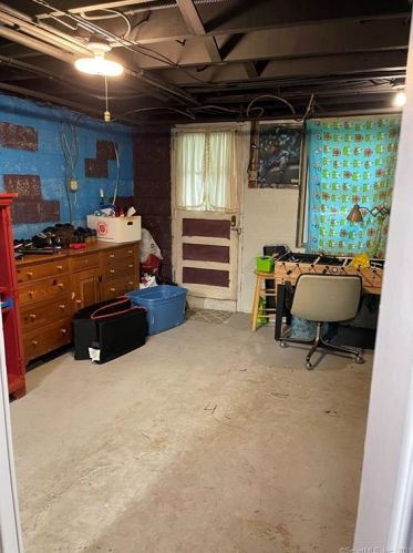 1675 Hartford Tpke, North Haven CT  06473-1246 exterior