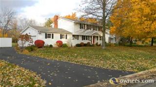 17 Hawthorne Dr, Elyria, OH 44074-1425