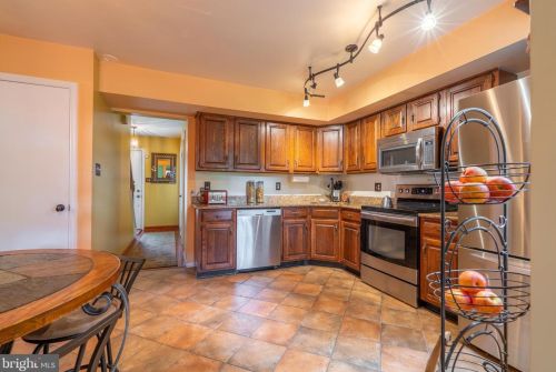 293 Stormfield Dr, Harleysville PA  19438-2330 exterior