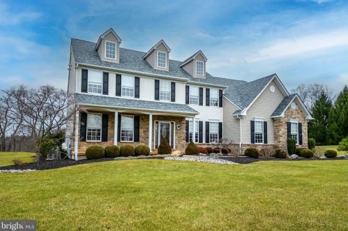 2570 Stonehill Rd, Harleysville, PA 19438-1392