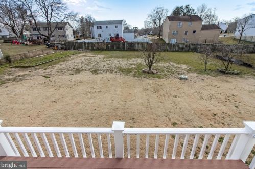 7337 Hooes Rd, Springfield VA 22152-3704 exterior