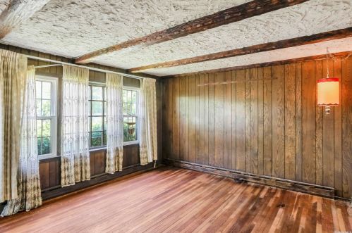 19 Sprucewood Rd, Babylon NY  11704-7812 exterior