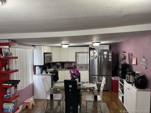 1401 29th St, Hialeah FL  33012-5551 exterior