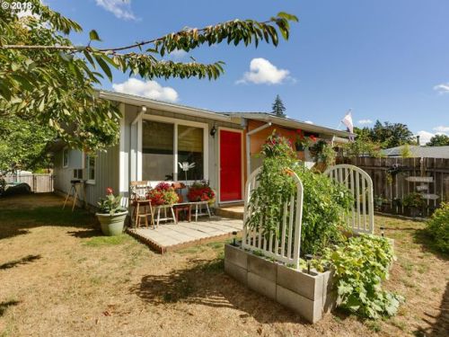 1015 Lakeshore Dr, Estacada, OR 97023-9520