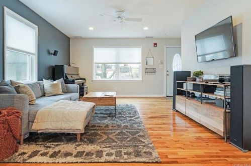 166 Harding Ave, White Plains NY  10606-1309 exterior