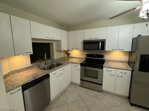 7774 Jewel Ln, Naples, FL 34109-8762