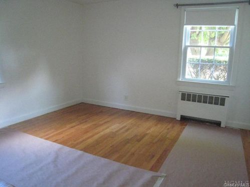 2 Argyle Rd, Rye Brook NY  10573-2110 exterior