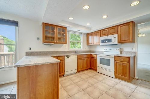 1304 Cold Harbor Ct, Herndon VA 20170-2018 exterior