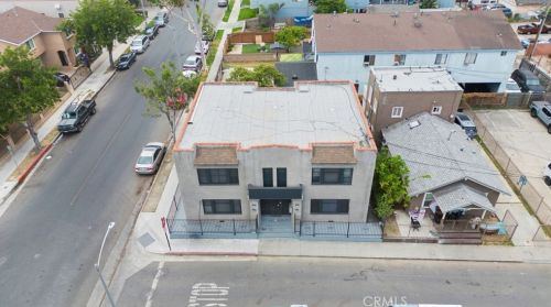 930 11th St, Long Beach CA  90813-3577 exterior
