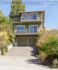 1916 30 Ave, Seattle WA  98144-4865 exterior