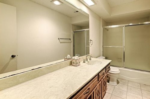 1319 Huntington Dr, Richardson TX  75080-2810 exterior