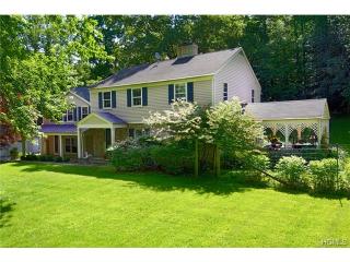 20 Old Aspetong Rd, Katonah, NY 10536-3845