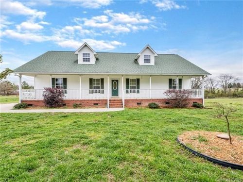 410 Owens Rd, Lake Wylie, SC 29710-8651
