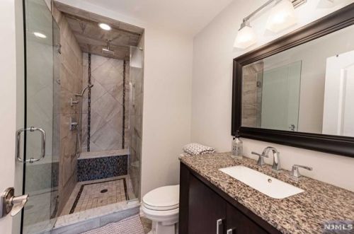 243 Glen Pl, Franklin Lakes NJ  07417-2707 exterior