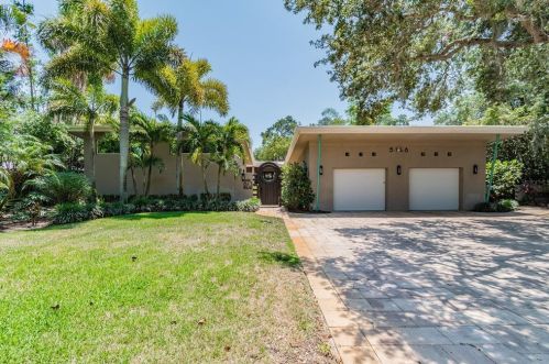 5148 31st Ave, Saint Petersburg FL  33707-5600 exterior