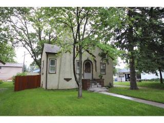 1719 Eustis St, Saint Paul, MN 55113-5215