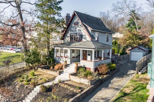 112 Forest Ave, Verona, NJ 07044-1224