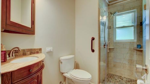 18 Sandalwood Dr, East Brunswick NJ  08816-4047 exterior