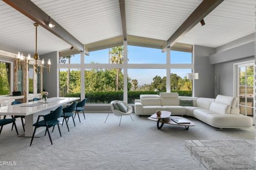 17846 Cathedral Pl, Van Nuys, CA 91316-4321