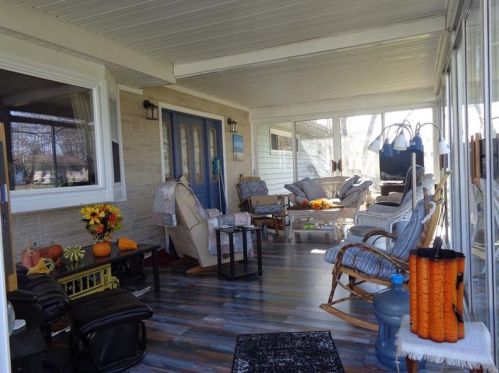 20 Foster Rd, Jackson Center, PA 16133-1606
