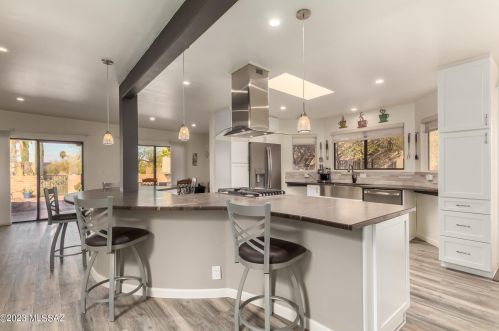 8465 Coral Ridge Loop, Tucson, AZ 85704-0913