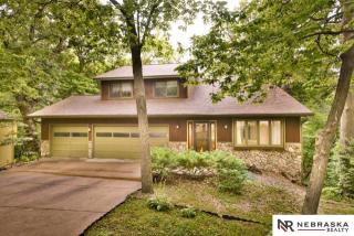 4002 Hunters Cv, Bellevue, NE 68123-1158