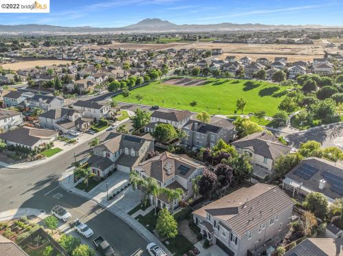 15 Solstice Ct, Oakley CA  94561-1759 exterior