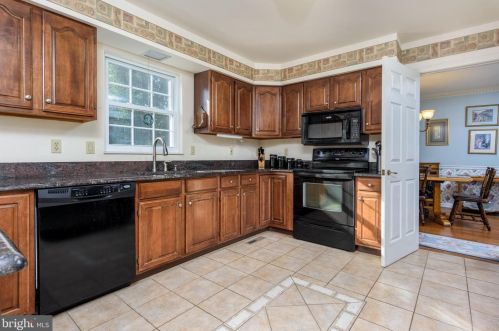 6529 Baywood Dr, Harrisburg PA 17111-6894 exterior