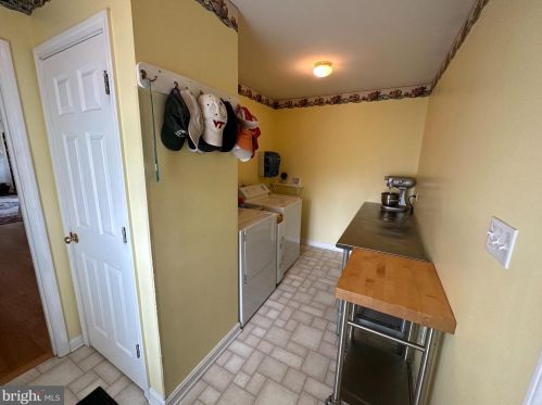 803 Hook Hill Rd, Richmond National Battlefiel VA  22835-3505 exterior
