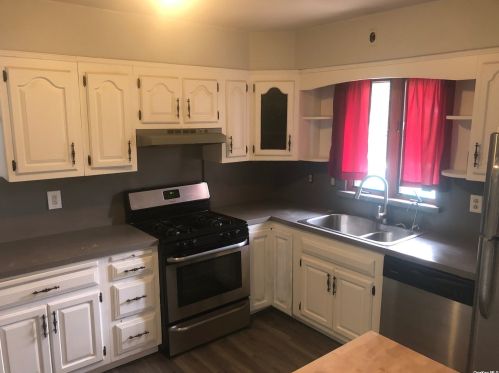 184 Avenue A, Holbrook, NY 11741-1438
