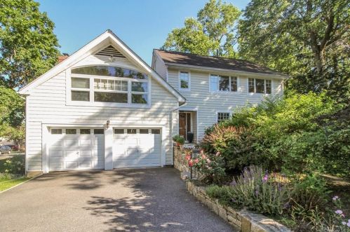 11 Dellwood Rd, White Plains, NY 10605-4946