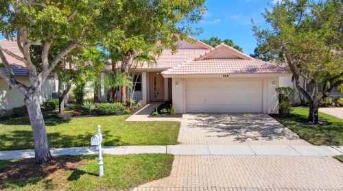 9110 Bay Harbour Cir, West Palm Beach, FL 33411-5154