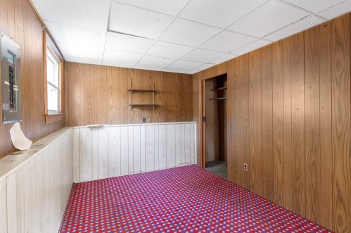 1 Cole St, Salem NH  03079-3931 exterior