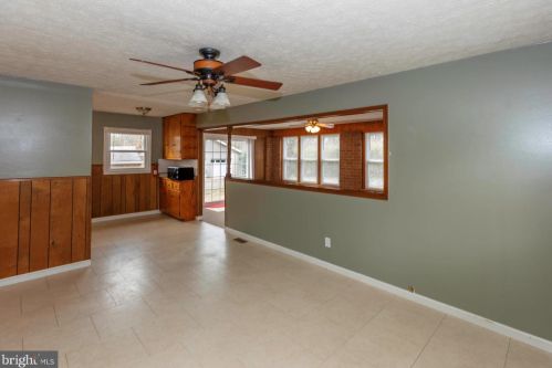 1083 Mountain View Rd, Fredericksburg VA  22406-4429 exterior
