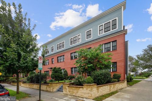 2016 D St, Washington, DC 20002-6725